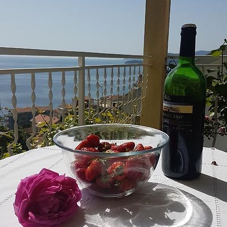 Apartmani Famelja Jovanovic Sveti Stefan Eksteriør billede