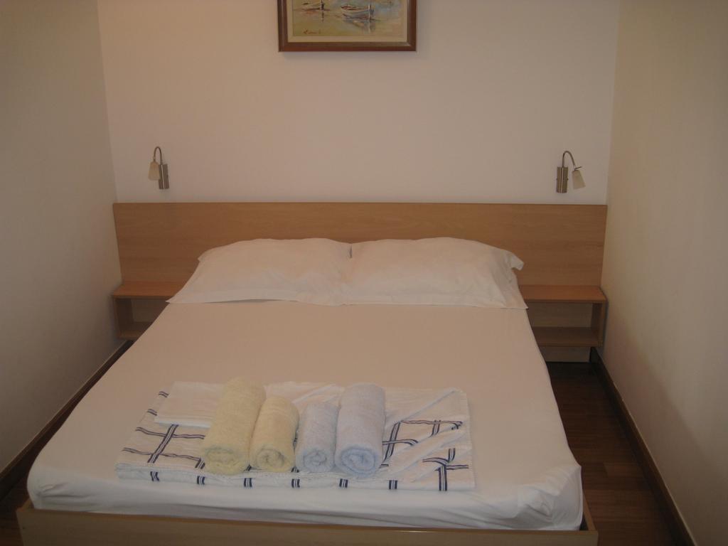 Apartmani Famelja Jovanovic Sveti Stefan Værelse billede
