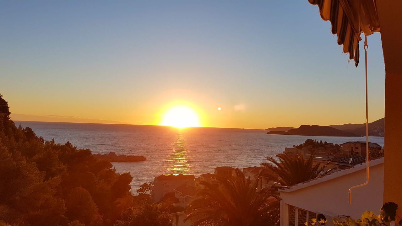 Apartmani Famelja Jovanovic Sveti Stefan Eksteriør billede