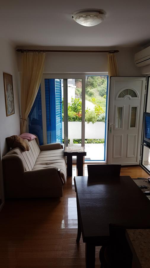 Apartmani Famelja Jovanovic Sveti Stefan Eksteriør billede