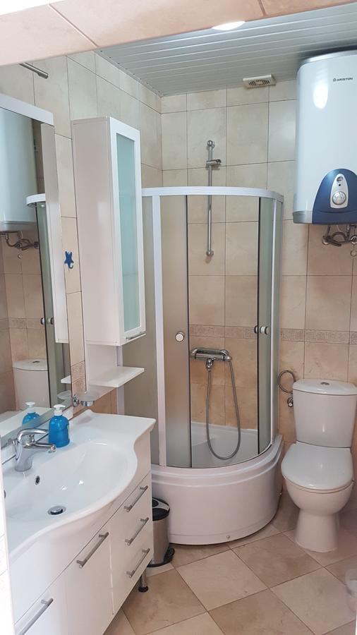 Apartmani Famelja Jovanovic Sveti Stefan Eksteriør billede