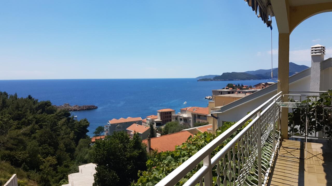 Apartmani Famelja Jovanovic Sveti Stefan Eksteriør billede