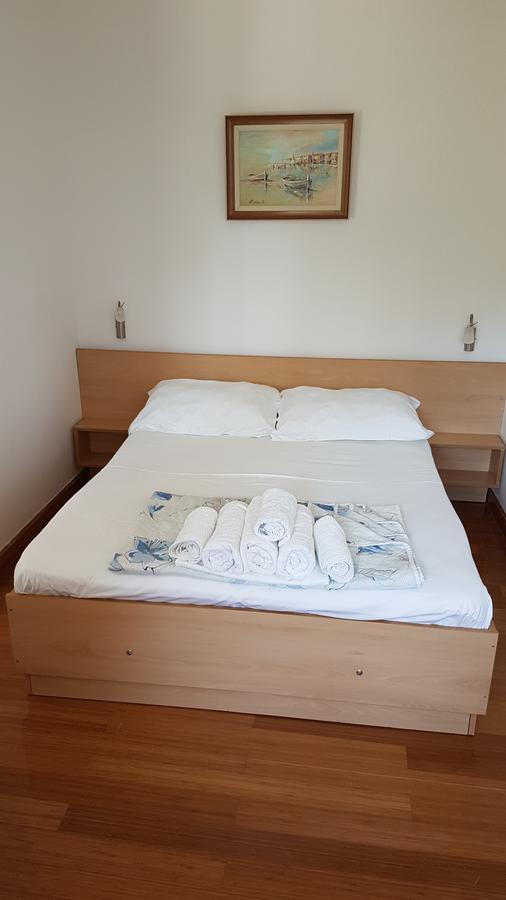 Apartmani Famelja Jovanovic Sveti Stefan Eksteriør billede