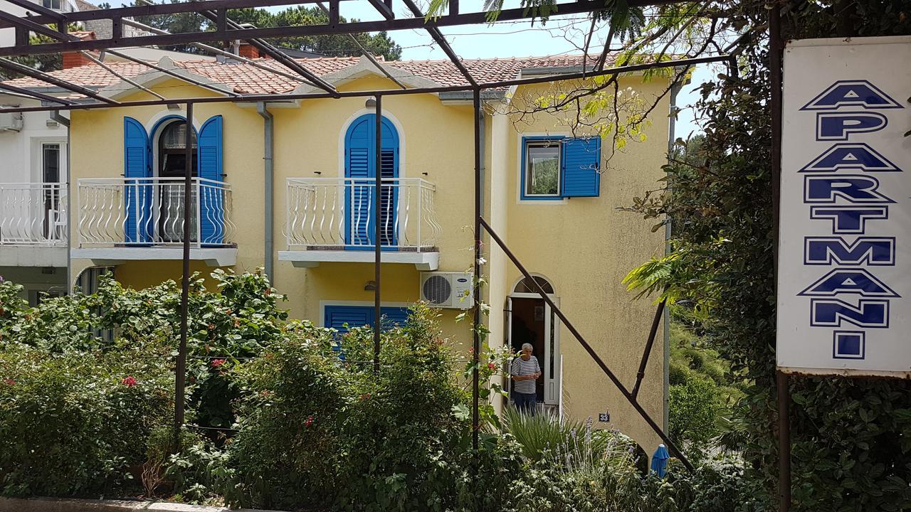 Apartmani Famelja Jovanovic Sveti Stefan Eksteriør billede