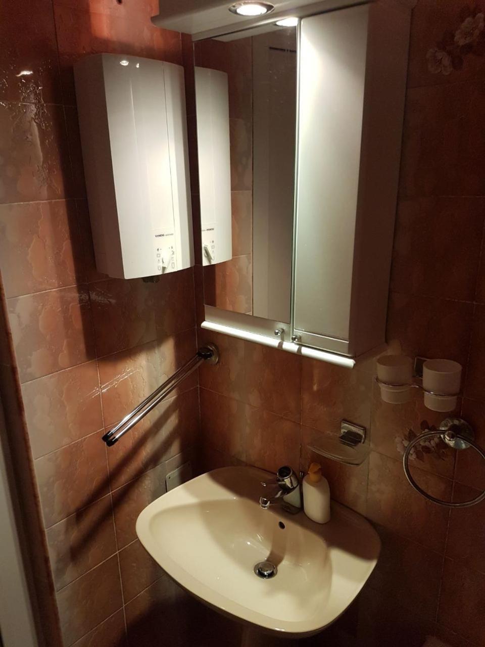 Apartmani Famelja Jovanovic Sveti Stefan Eksteriør billede